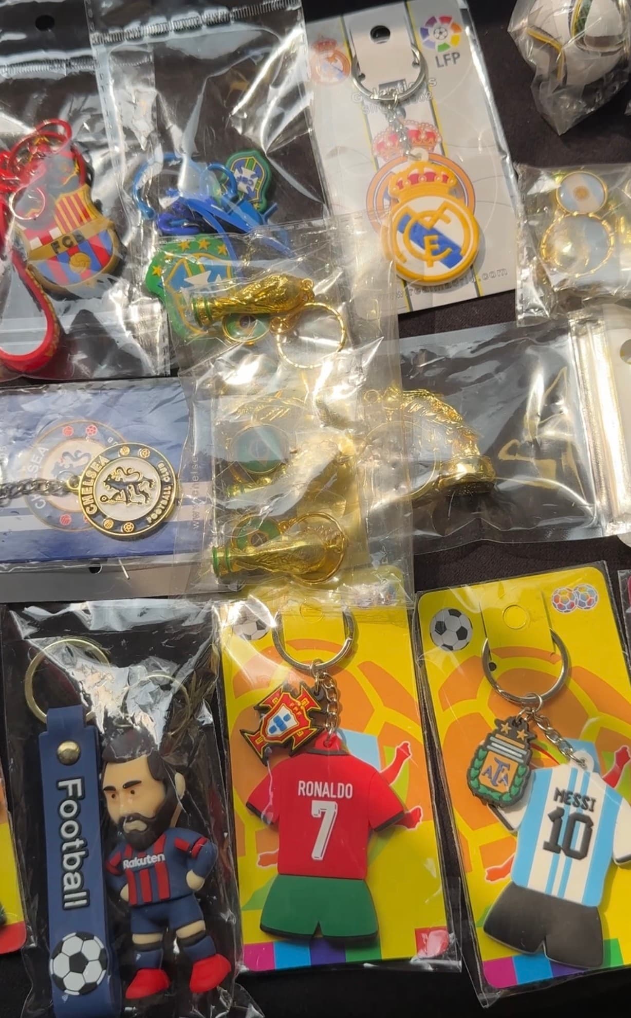 KEY RINGS, medals