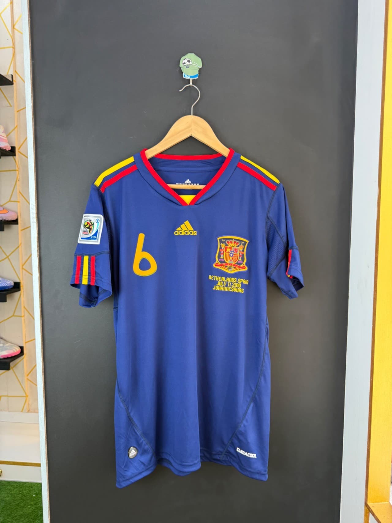 Spain 2010 away half
